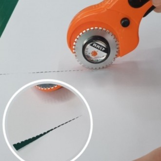 Dao chấm đường tròn Máy cắt cán tròn Dao cắt giấy vải Cán dao đường đục lỗ Máy cắt quay Máy cắt đường liền nét