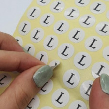 1 tờ (khoảng 58 tờ) Nhãn dán đánh dấu kích thước quần áo hình tròn cỡ L nhãn trắng nhãn kích thước phân loại con dấu