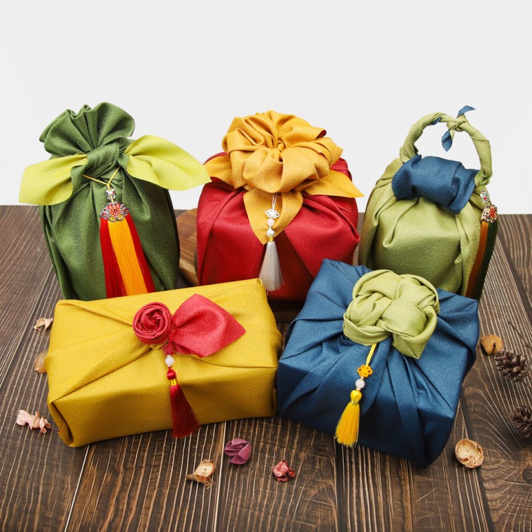 Vải gói kết hợp màu truyền thống màu vàng đỏ tươi Vải gói hai mặt 70X70cm