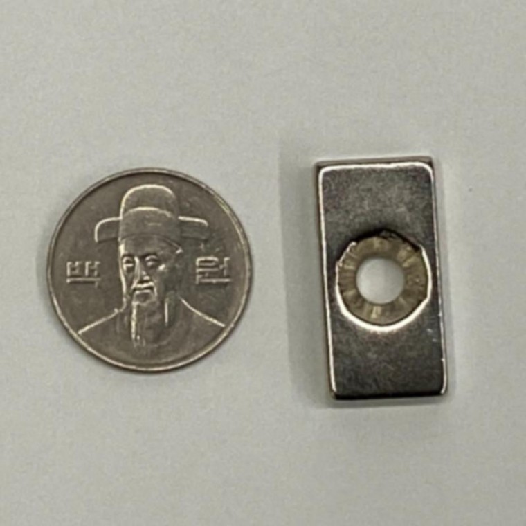 1 Máy Tính 3X1.5 Lỗ Vít Nam Châm Tròn Siêu Neodymium Sarah Hội Trường Chân Bu Lông Ghi Nhớ Giữ Nam Châm