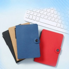 Máy tính xách tay phong cách máy tính xách tay với bút bi kraft