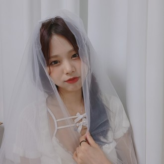 mạng che mặt đám cưới