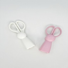 Kéo nam châm thỏ trắng