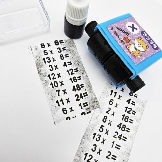 Bộ 2 tem thực hiện 5000 phép tính - Sách giáo khoa trò chơi gia đình 4 phép tính học viện toán học