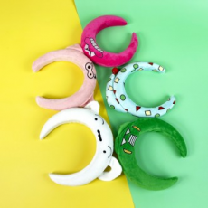 bữa tiệc sinh nhật băng đô nhân vật