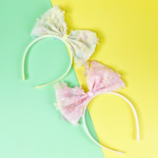 Sự kiện tiệc sinh nhật băng đô hoa ruy băng tại công viên giải trí